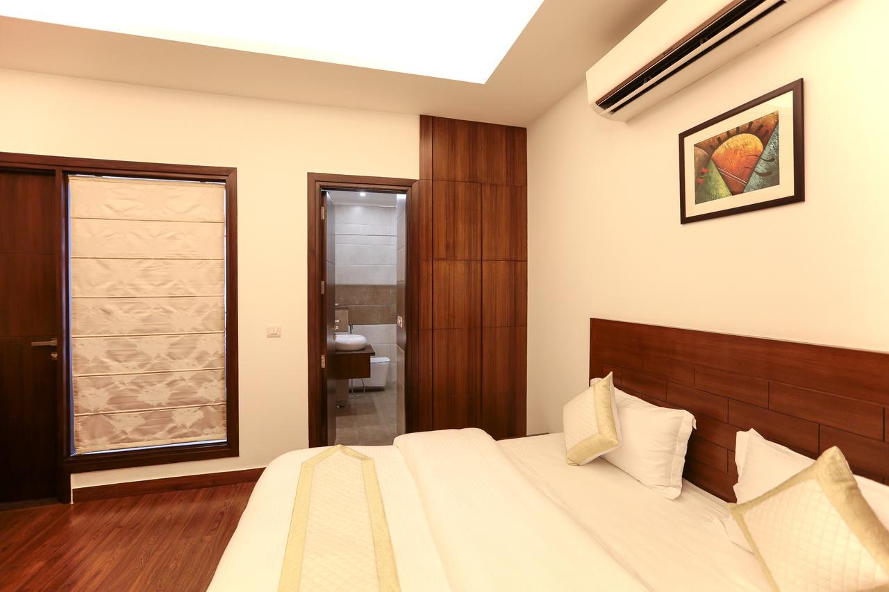 Hotel Css Abode Noida Exterior foto
